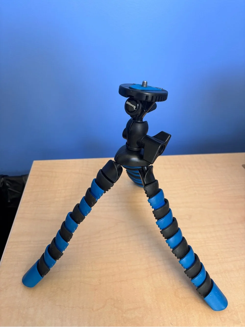 UltimaxX Flexible Mini Tripod – Adjustable Camera & Phone Stand